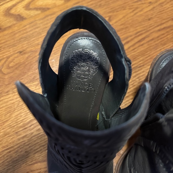 Leather Patterned Healed Sandals - Picture 3 of 7